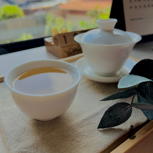 Eastern vs. Western Tea Steeping: A Tale of Two Approaches